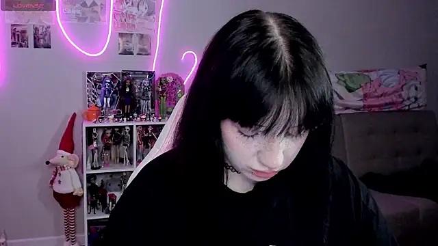 SweetieMollyy online show from 12-18-25, 11:49