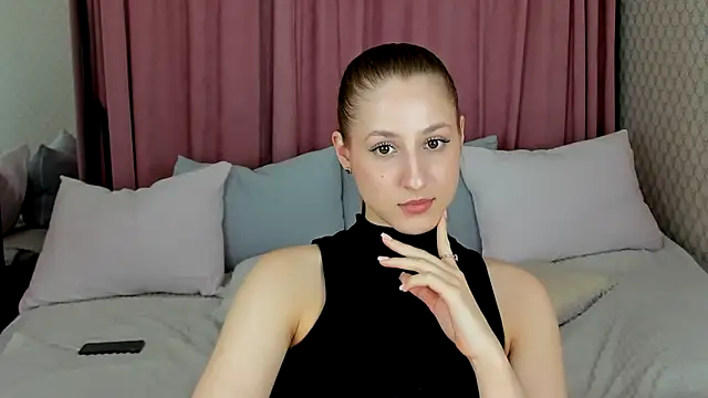 BritneyCruze online show from 12-12-24, 03:37