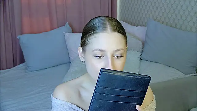 BritneyCruze online show from 02-17-25, 09:03