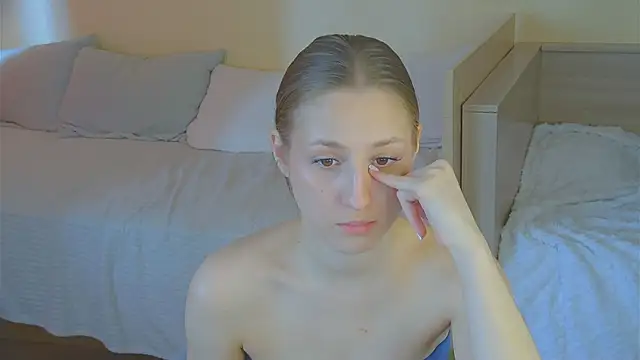 BritneyCruze online show from 04-18-26, 09:57