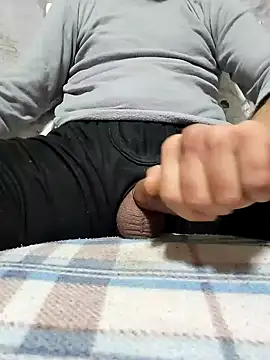 Snapshot of bigdig22cm chatting on 02-28-25, 05:59 bigdig22cm online show from 02-28-25, 05:59