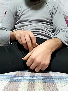 Snapshot of bigdig22cm chatting on 03-19-25, 02:35 bigdig22cm online show from 03-19-25, 02:35