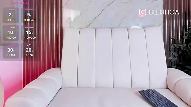 Snapshot of kenayfox chatting on 02-21-26, 02:34 kenayfox online show from 02-21-26, 02:34