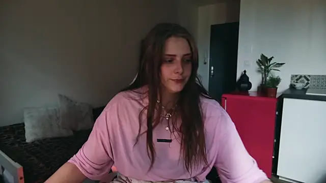Snapshot of ce_leste__ chatting on 05-20-26, 12:33 ce leste online show from 05-20-26, 12:33