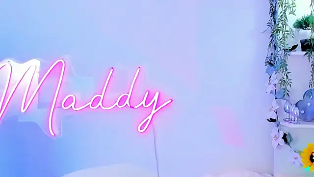 MaddyParisi online show from 03-08-25, 02:12