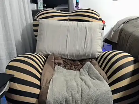 ChunkyMonkey007 online show from 12-04-24, 02:04