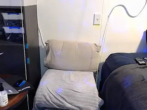 ChunkyMonkey007 online show from 10-22-25, 06:07