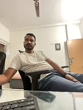 Snapshot of real_meet_girl_finding_in chatting on 12-10-24, 11:32 real meet girl finding in online show from 12-10-24, 11:32