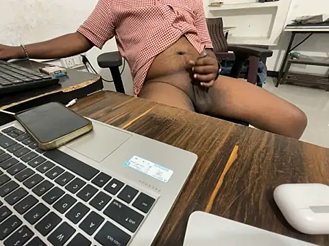 Snapshot of real_meet_girl_finding_in chatting on 10-17-25, 10:18 real meet girl finding in online show from 10-17-25, 10:18