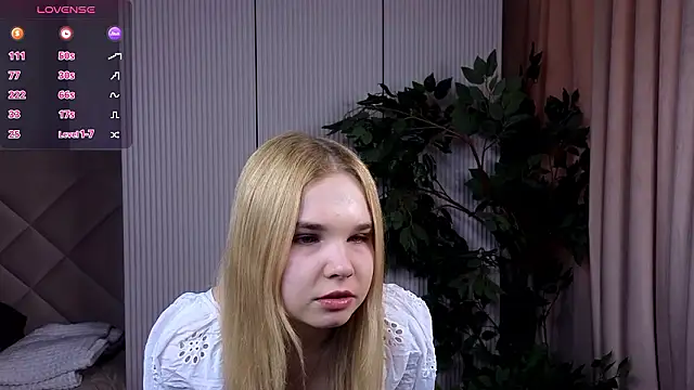 OdetteHarwick online show from 03-08-26, 07:34