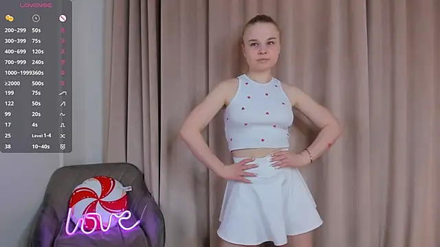 OdetteHarwick online show from 04-10-26, 07:13