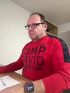 coupleLatinaLovers online show from 12-13-24, 08:41