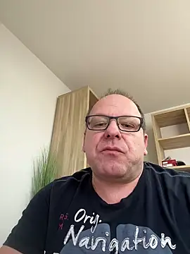 coupleLatinaLovers online show from 12-18-24, 11:34