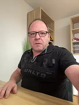 coupleLatinaLovers online show from 12-20-24, 09:32