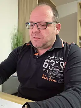 coupleLatinaLovers online show from 02-19-25, 06:11