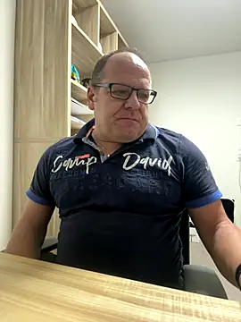 Snapshot of coupleLatinaLovers chatting on 12-22-25, 07:05 coupleLatinaLovers online show from 12-22-25, 07:05