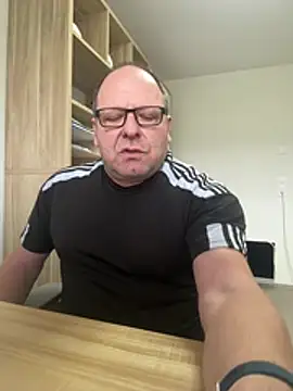 Snapshot of coupleLatinaLovers chatting on 02-20-26, 11:00 coupleLatinaLovers online show from 02-20-26, 11:00