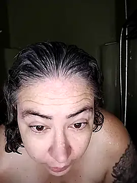 Snapshot of GraceHenderson chatting on 10-31-25, 06:53 GraceHenderson online show from 10-31-25, 06:53