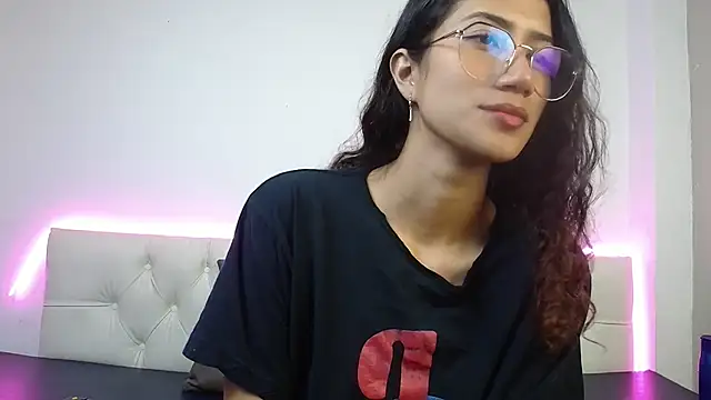 Snapshot of KaitlynLoveCam chatting on 03-14-25, 04:21 KaitlynLoveCam online show from 03-14-25, 04:21