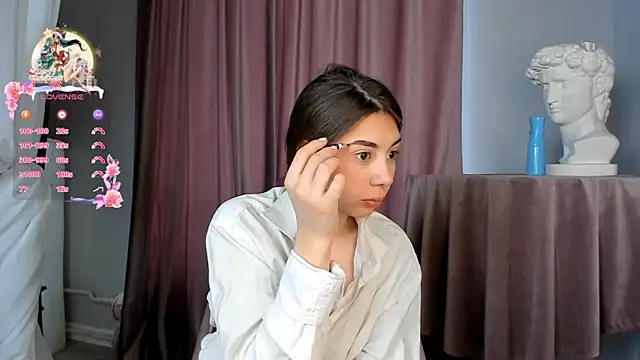 Snapshot of Lucutes chatting on 12-28-24, 06:49 Lucutes online show from 12-28-24, 06:49