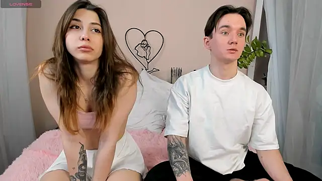 Snapshot of Lucutes chatting on 03-17-25, 07:04 Lucutes online show from 03-17-25, 07:04