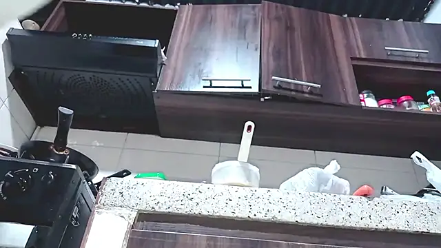 PetiteIvoryQueen19 online show from 03-06-25, 06:52