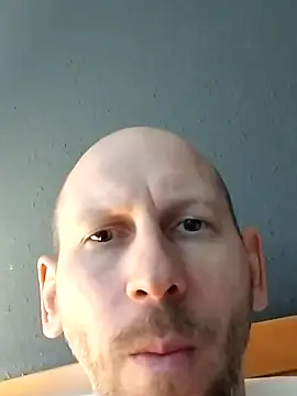 MrPearlsLive online show from 12-30-24, 03:13