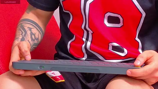 Sexy Alejandro  online show from 04-06-26, 05:47