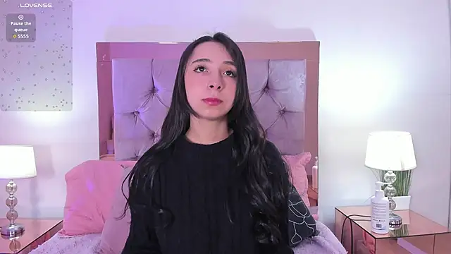 Snapshot of melanie_hills chatting on 09-16-25, 11:22 melanie hills online show from 09-16-25, 11:22