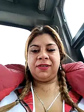 Laura-Hernandez online show from 12-18-24, 08:36