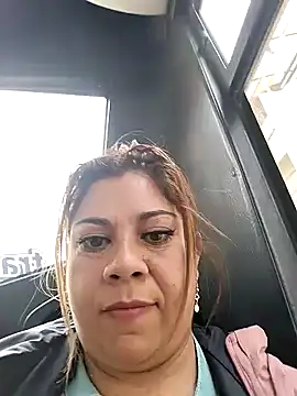 Laura-Hernandez online show from 01-29-25, 03:47