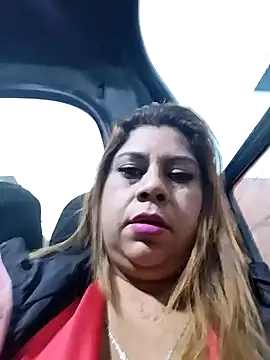 Laura-Hernandez online show from 01-31-25, 11:13