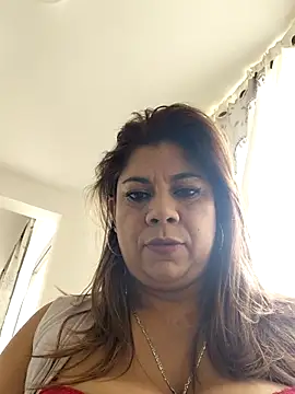 Laura-Hernandez online show from 04-18-26, 06:01