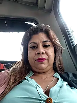 Laura-Hernandez online show from 05-15-26, 02:35