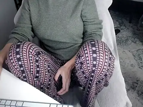 bigb00tyjudyyX online show from 11-22-25, 01:54