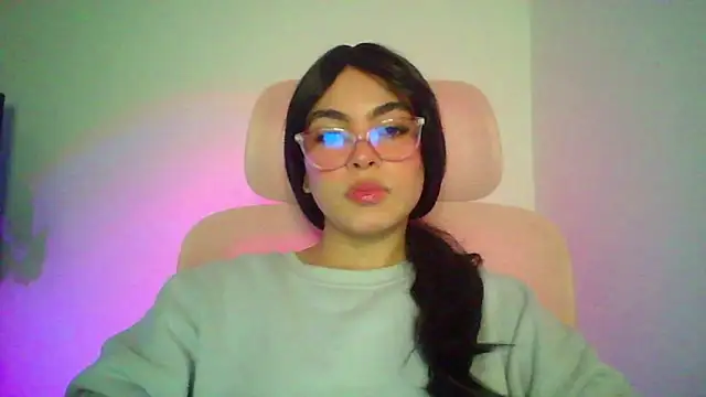 Kiri Cutee online show from 01-18-26, 05:00