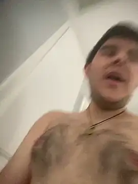 Snapshot of Yann_18 chatting on 09-20-25, 07:26 Yann 18 online show from 09-20-25, 07:26