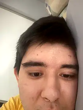 Snapshot of Yann_18 chatting on 09-27-25, 06:02 Yann 18 online show from 09-27-25, 06:02