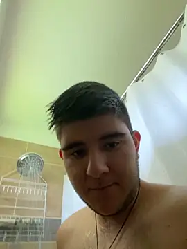 Snapshot of Yann_18 chatting on 10-26-25, 08:59 Yann 18 online show from 10-26-25, 08:59