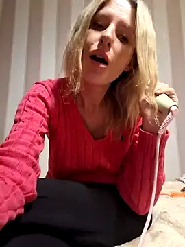 Snapshot of YourJuliena chatting on 12-31-24, 02:58 YourJuliena online show from 12-31-24, 02:58