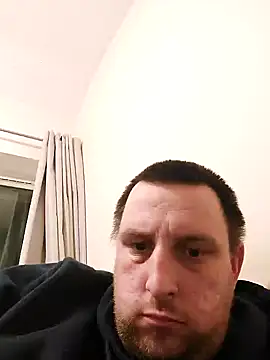 Snapshot of HE-M123 chatting on 12-18-24, 07:30 HE-M123 online show from 12-18-24, 07:30