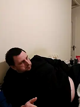 Snapshot of HE-M123 chatting on 01-01-25, 05:44 HE-M123 online show from 01-01-25, 05:44