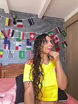 Snapshot of MafeeRoss chatting on 06-27-26, 05:40 MafeeRoss online show from 06-27-26, 05:40
