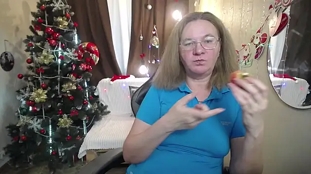 Snapshot of HolyMilfa chatting on 12-04-24, 10:35 HolyMilfa online show from 12-04-24, 10:35