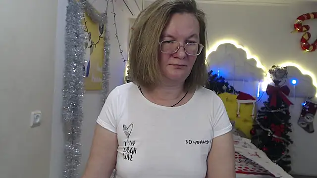 Snapshot of HolyMilfa chatting on 12-26-24, 10:26 HolyMilfa online show from 12-26-24, 10:26