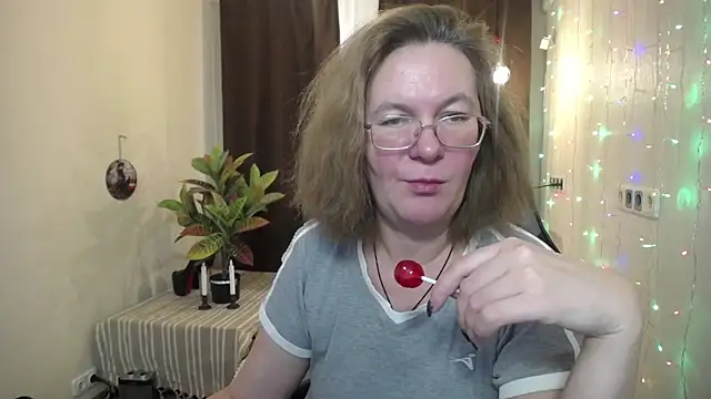 Snapshot of HolyMilfa chatting on 01-26-25, 10:34 HolyMilfa online show from 01-26-25, 10:34