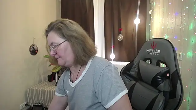 Snapshot of HolyMilfa chatting on 01-26-25, 01:36 HolyMilfa online show from 01-26-25, 01:36