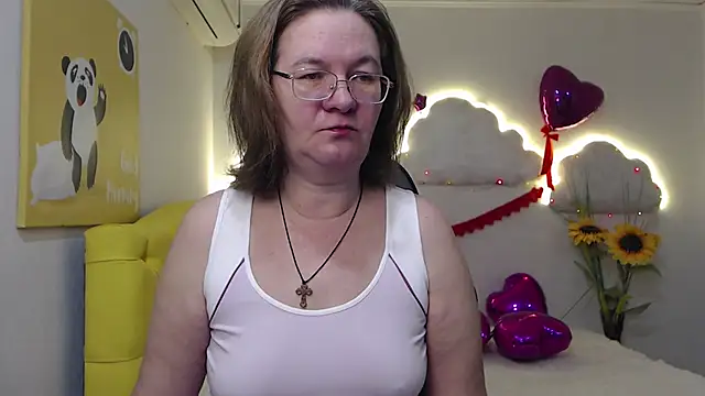 Snapshot of HolyMilfa chatting on 02-20-25, 07:45 HolyMilfa online show from 02-20-25, 07:45