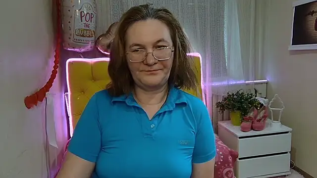 Snapshot of HolyMilfa chatting on 03-11-25, 11:01 HolyMilfa online show from 03-11-25, 11:01