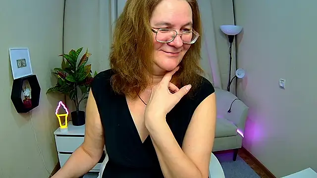 Snapshot of HolyMilfa chatting on 02-28-26, 01:34 HolyMilfa online show from 02-28-26, 01:34